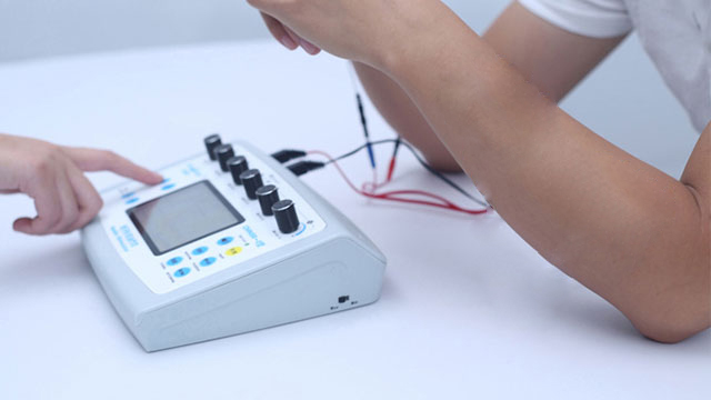 ��·ݔ����ͬ���ί�